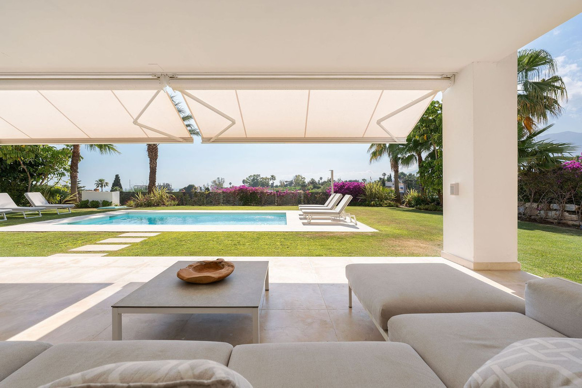 Se vende Villa - Chalet de 4 dormitorios en Costa Del Sol, Málaga, España