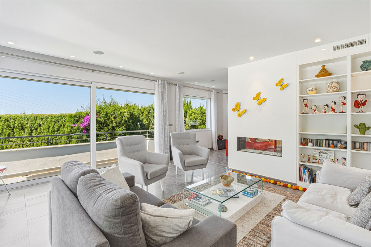 4 Bed Townhouse for sale in El Rosario Costa Del Sol, Málaga, Spain