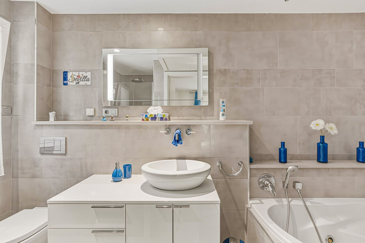 4 Bed Townhouse for sale in El Rosario Costa Del Sol, Málaga, Spain