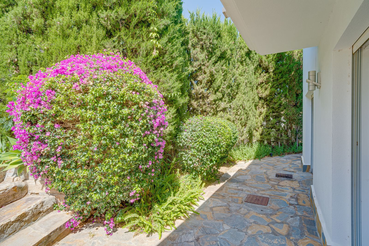 4 Bed Townhouse for sale in El Rosario Costa Del Sol, Málaga, Spain
