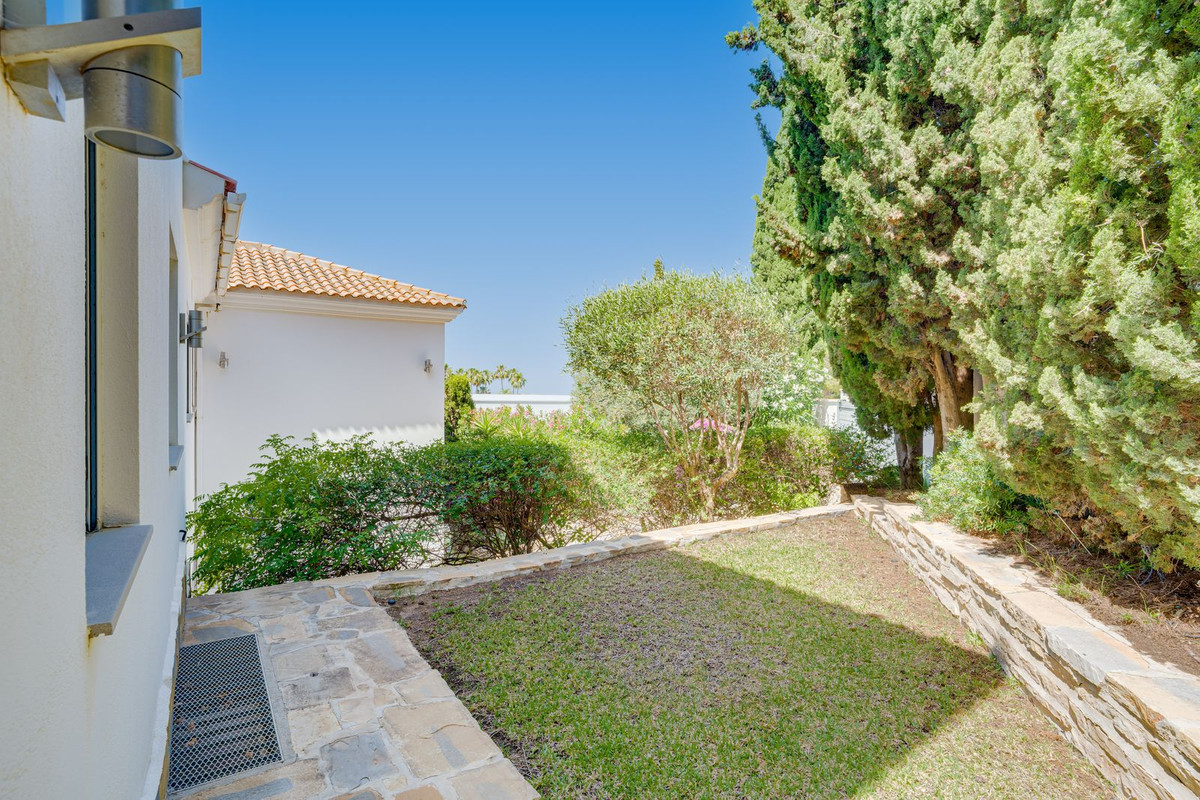 4 Bed Townhouse for sale in El Rosario Costa Del Sol, Málaga, Spain