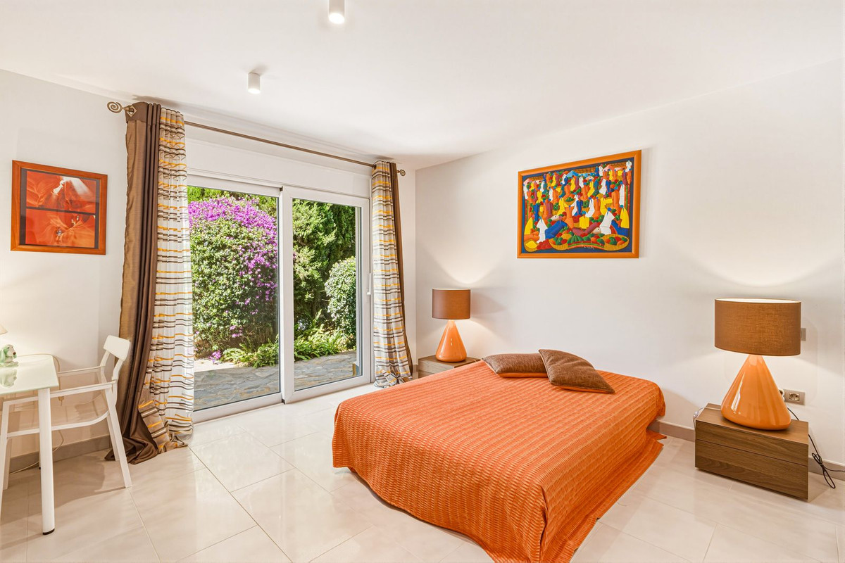 4 Bed Townhouse for sale in El Rosario Costa Del Sol, Málaga, Spain