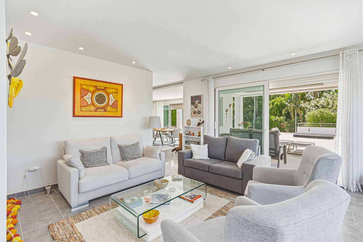4 Bed Townhouse for sale in El Rosario Costa Del Sol, Málaga, Spain