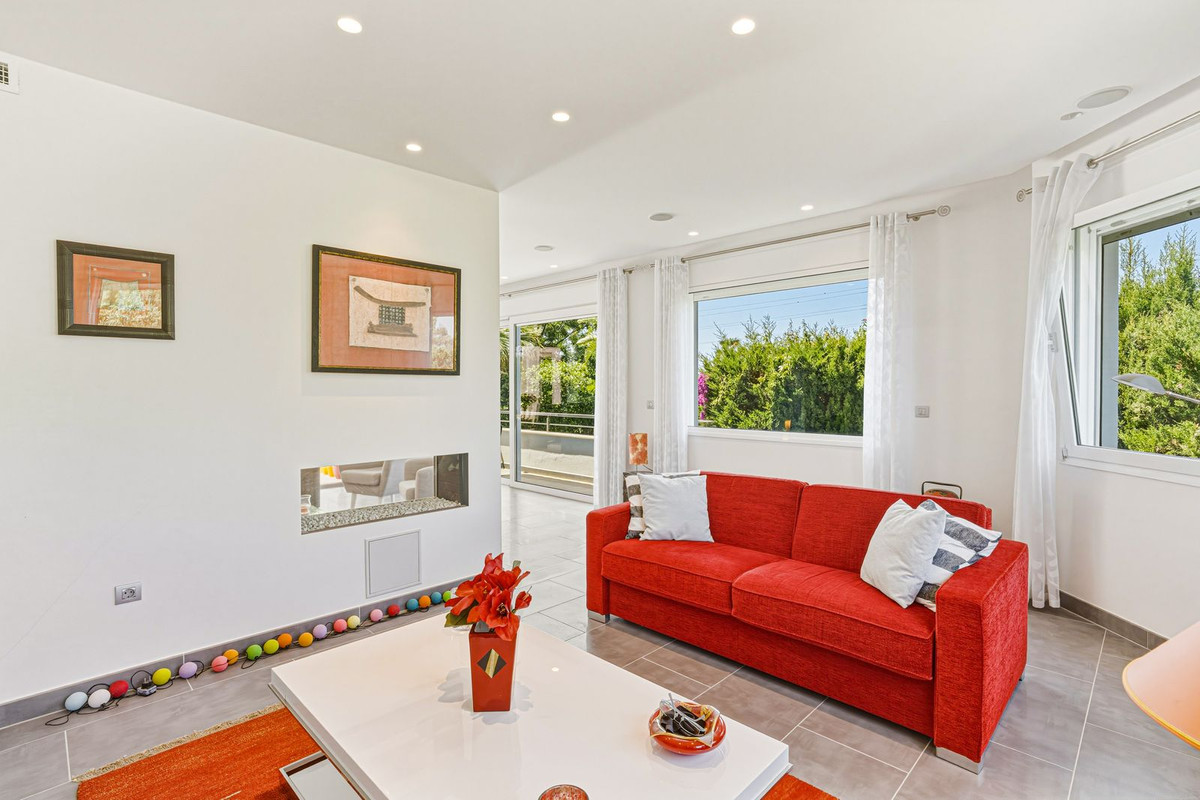 4 Bed Townhouse for sale in El Rosario Costa Del Sol, Málaga, Spain