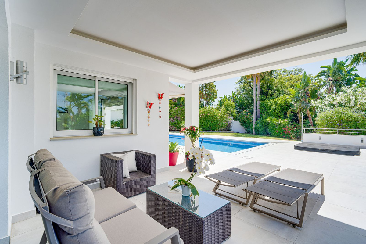 4 Bed Townhouse for sale in El Rosario Costa Del Sol, Málaga, Spain