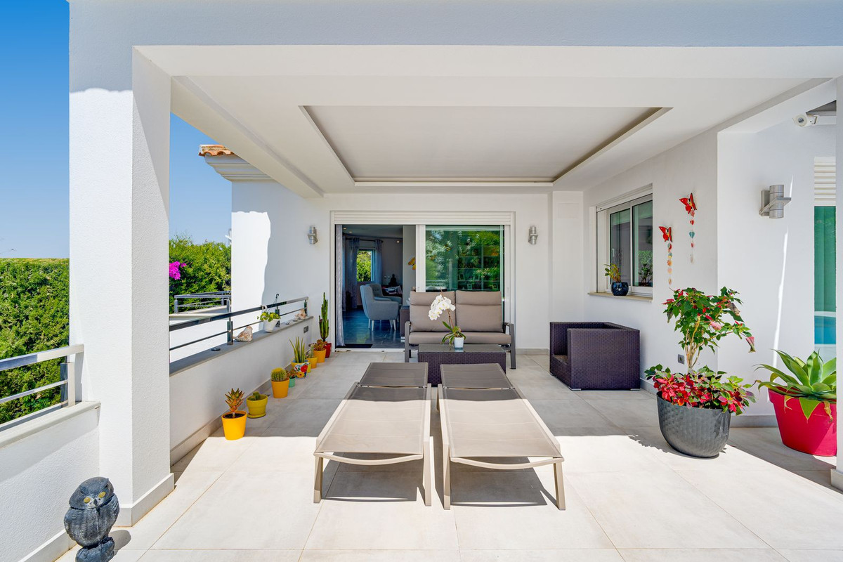 4 Bed Townhouse for sale in El Rosario Costa Del Sol, Málaga, Spain