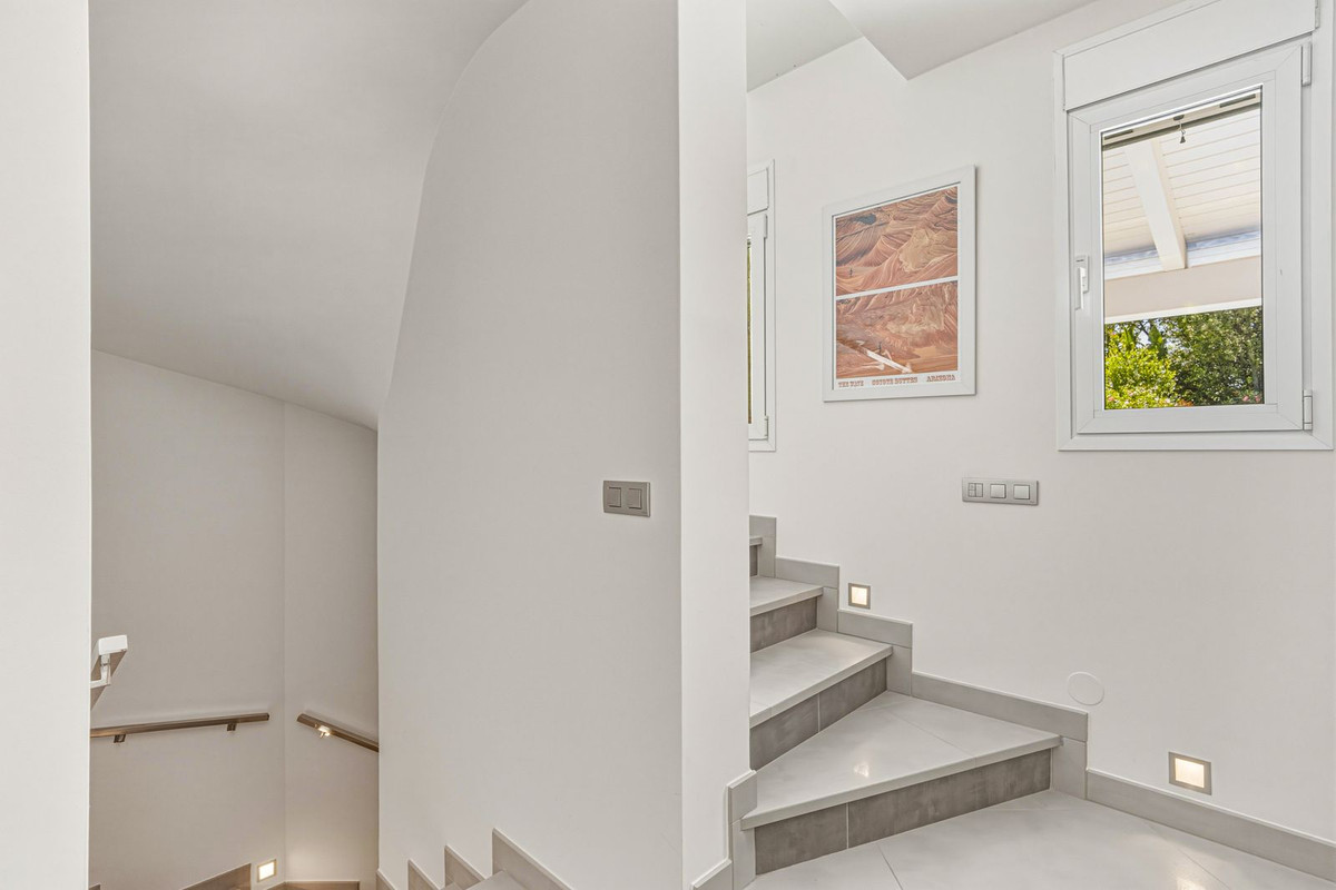 4 Bed Townhouse for sale in El Rosario Costa Del Sol, Málaga, Spain
