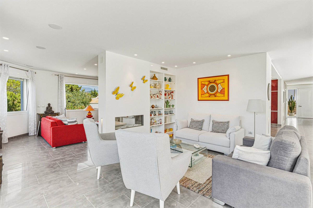 4 Bed Townhouse for sale in El Rosario Costa Del Sol, Málaga, Spain