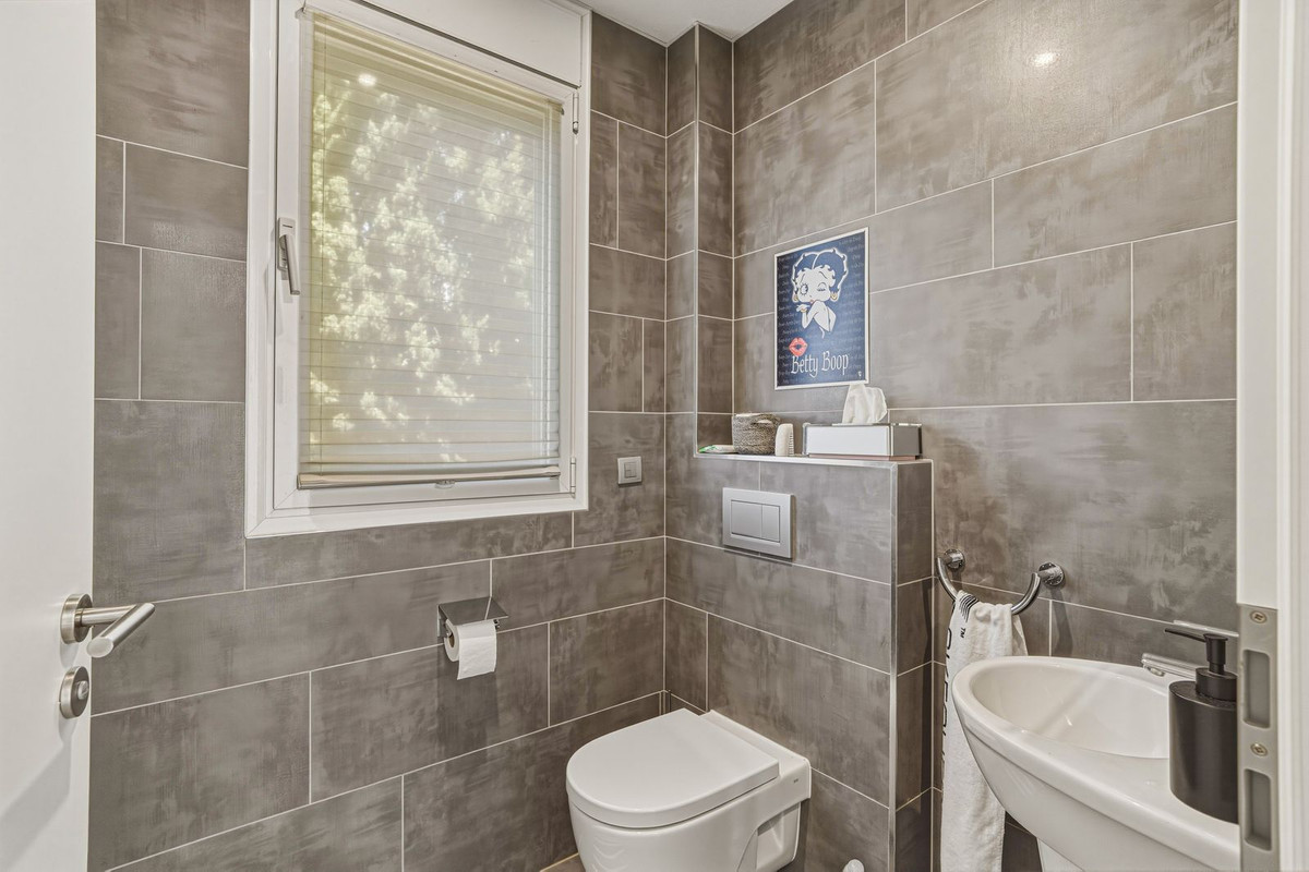 4 Bed Townhouse for sale in El Rosario Costa Del Sol, Málaga, Spain