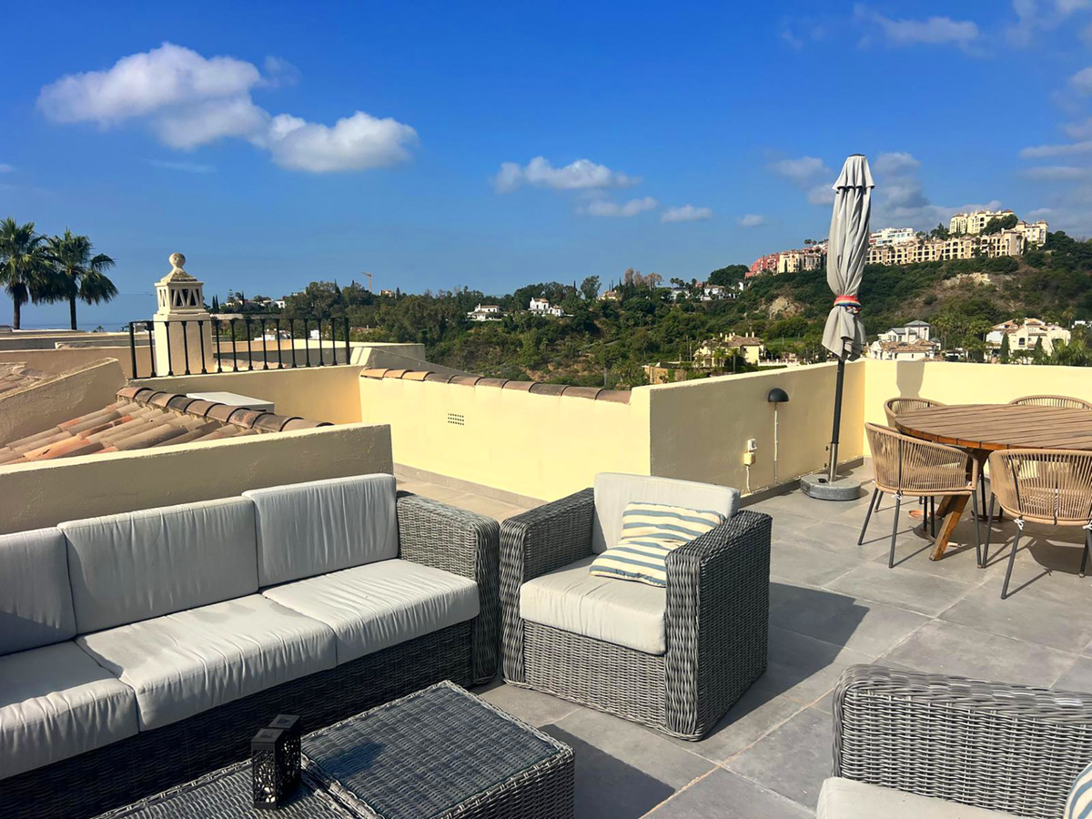 2 Bed Apartment for sale in Benahavís Costa Del Sol, Málaga, Spain