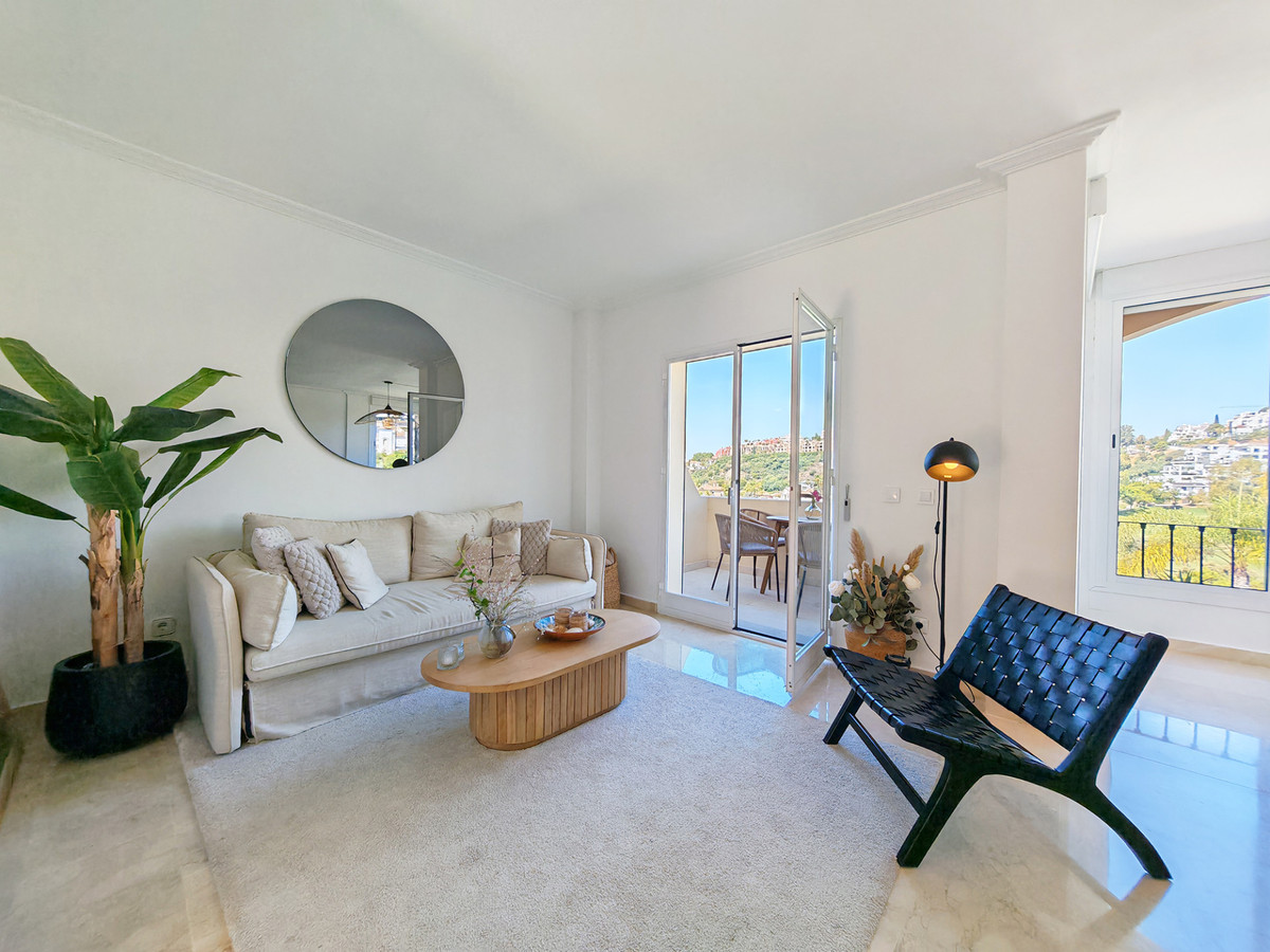 2 Bed Apartment for sale in Benahavís Costa Del Sol, Málaga, Spain