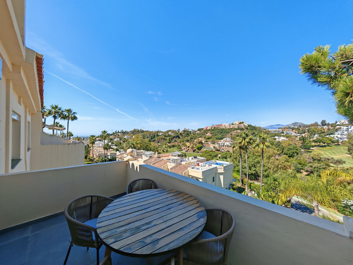 2 Bed Apartment for sale in Benahavís Costa Del Sol, Málaga, Spain