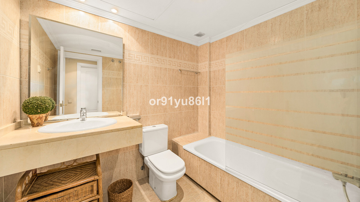 2 Bed Apartment for sale in The Golden Mile Costa Del Sol, Málaga, Spain