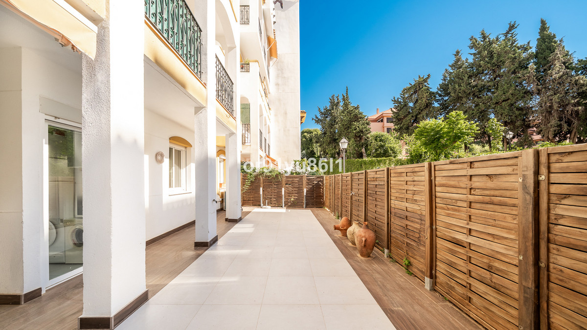 2 Bed Apartment for sale in The Golden Mile Costa Del Sol, Málaga, Spain