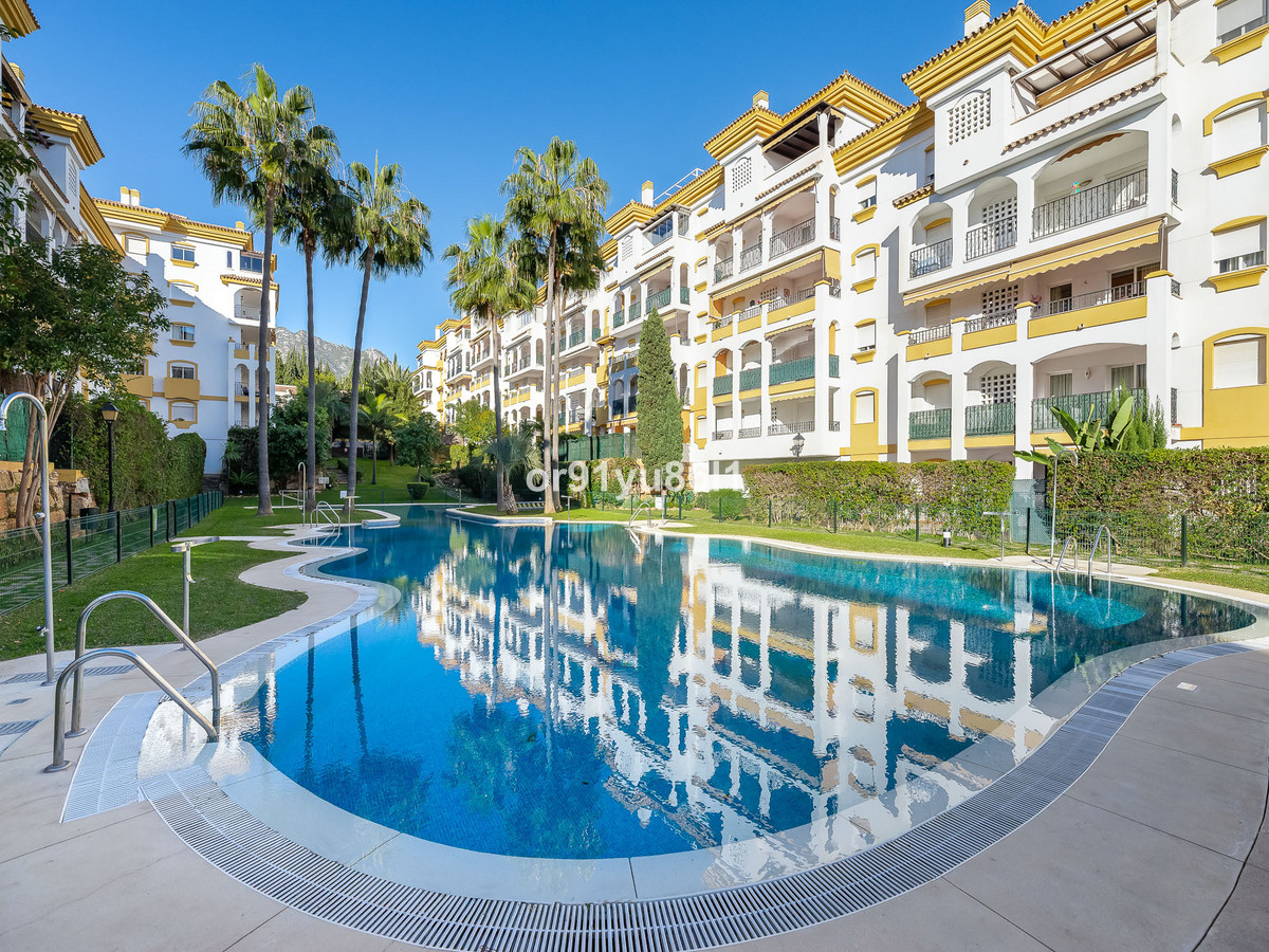 2 Bed Apartment for sale in The Golden Mile Costa Del Sol, Málaga, Spain