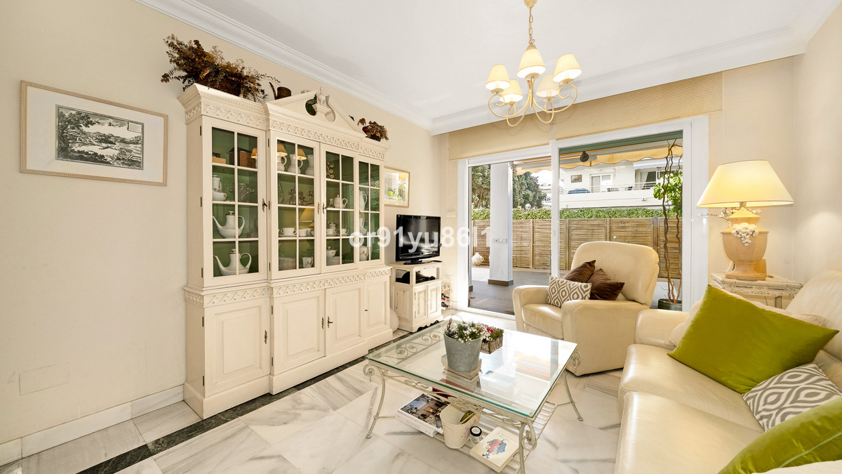 2 Bed Apartment for sale in The Golden Mile Costa Del Sol, Málaga, Spain
