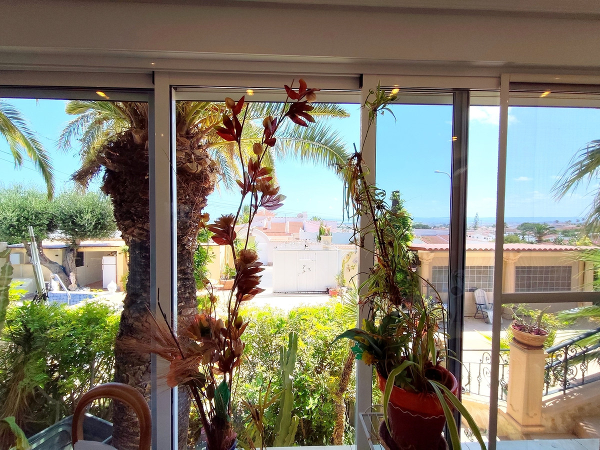 Se vende Villa - Chalet de 3 dormitorios en Costa Blanca, Alicante, España