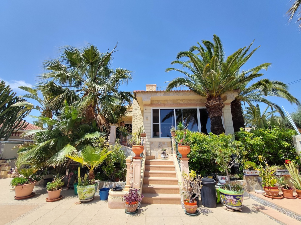 Se vende Villa - Chalet de 3 dormitorios en Costa Blanca, Alicante, España