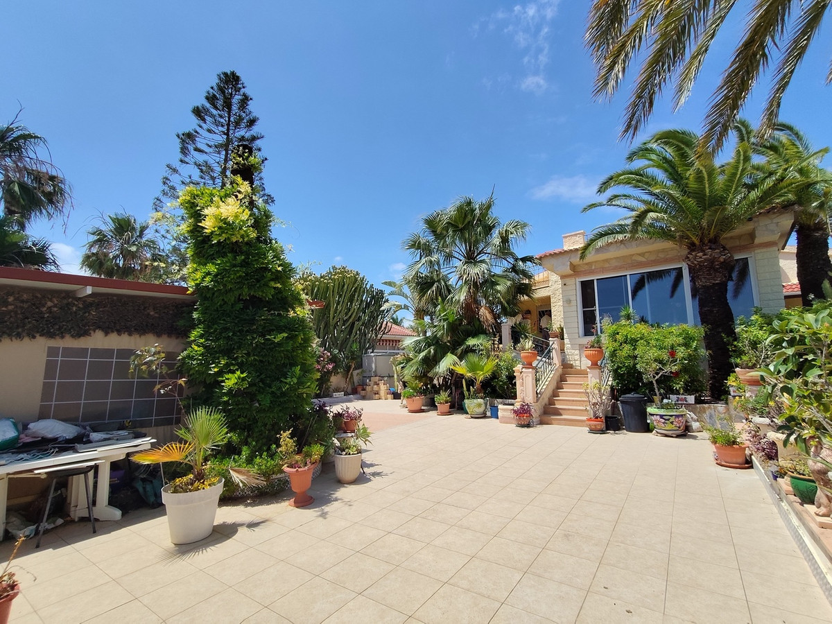 Se vende Villa - Chalet de 3 dormitorios en Costa Blanca, Alicante, España
