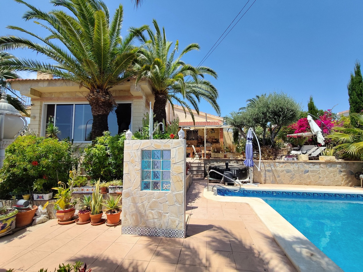 Se vende Villa - Chalet de 3 dormitorios en Costa Blanca, Alicante, España