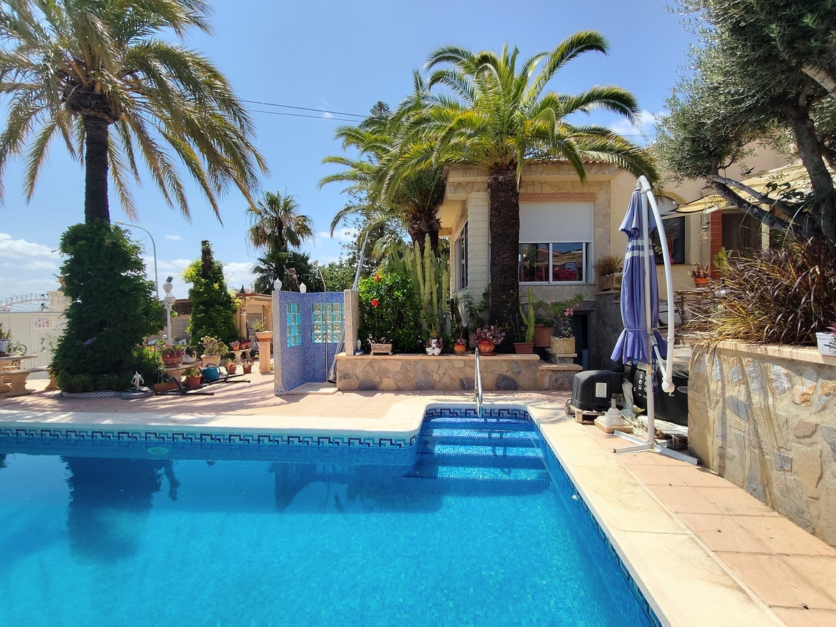 Se vende Villa - Chalet de 3 dormitorios en Costa Blanca, Alicante, España