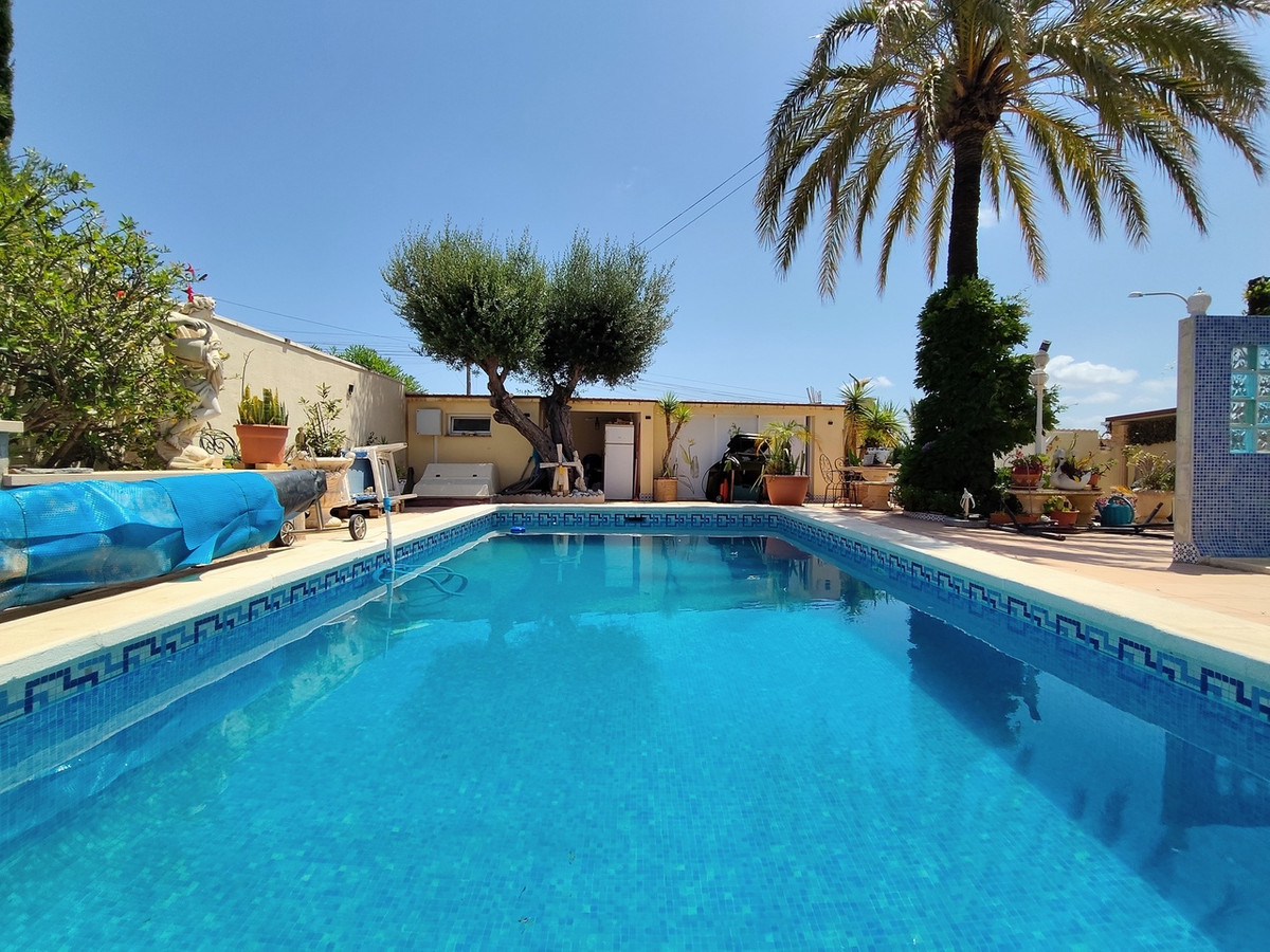 Se vende Villa - Chalet de 3 dormitorios en Costa Blanca, Alicante, España