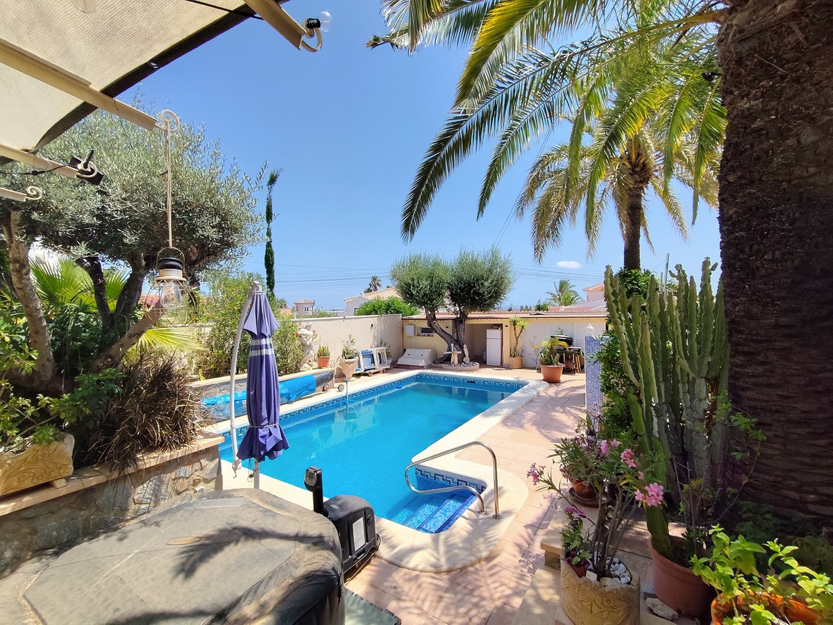 Se vende Villa - Chalet de 3 dormitorios en Costa Blanca, Alicante, España