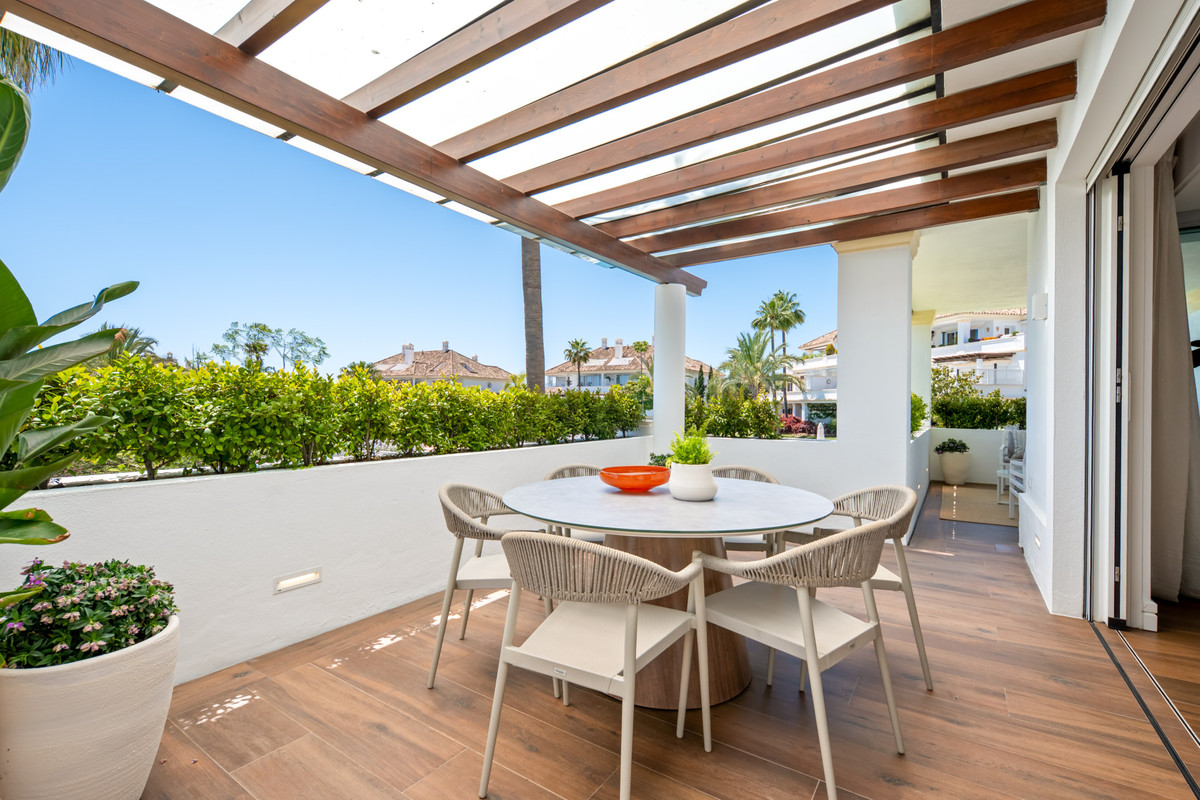 3 Bed Apartment for sale in The Golden Mile Costa Del Sol, Málaga, Spain