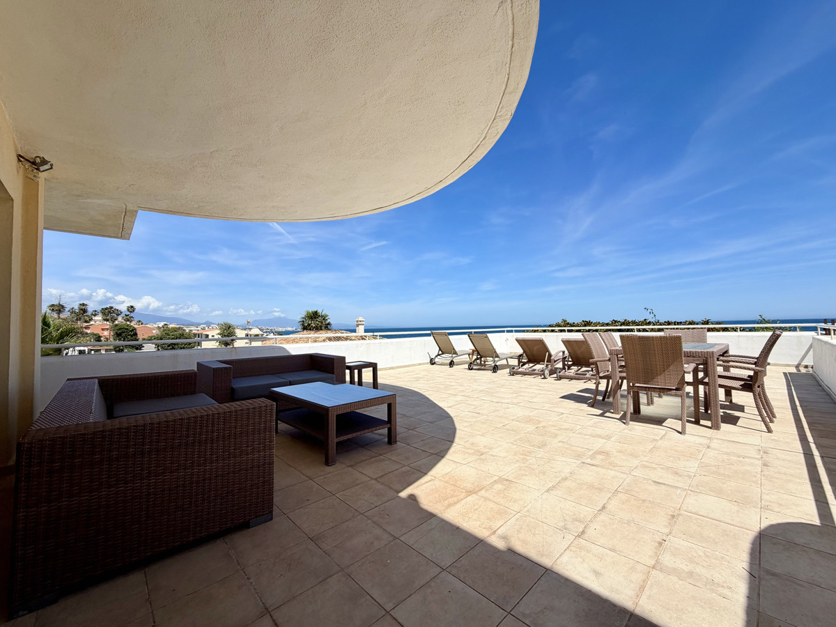 Se vende Apartamento Planta Media de 2 dormitorios en Costa Del Sol, Málaga, España