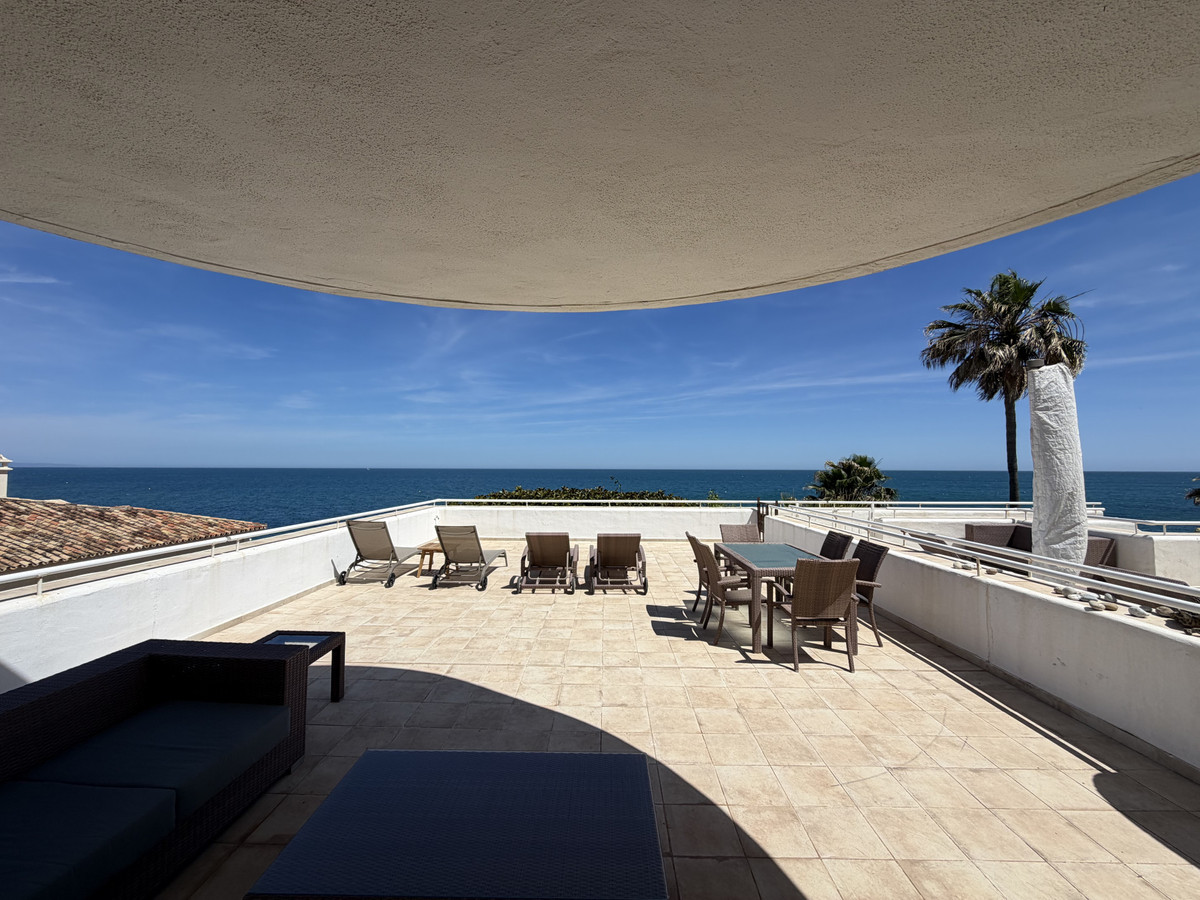 Se vende Apartamento Planta Media de 2 dormitorios en Costa Del Sol, Málaga, España