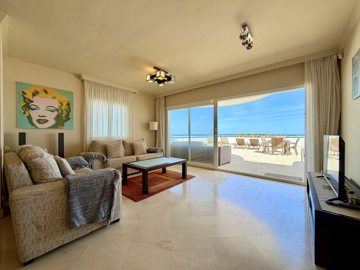 Se vende Apartamento Planta Media de 2 dormitorios en Costa Del Sol, Málaga, España