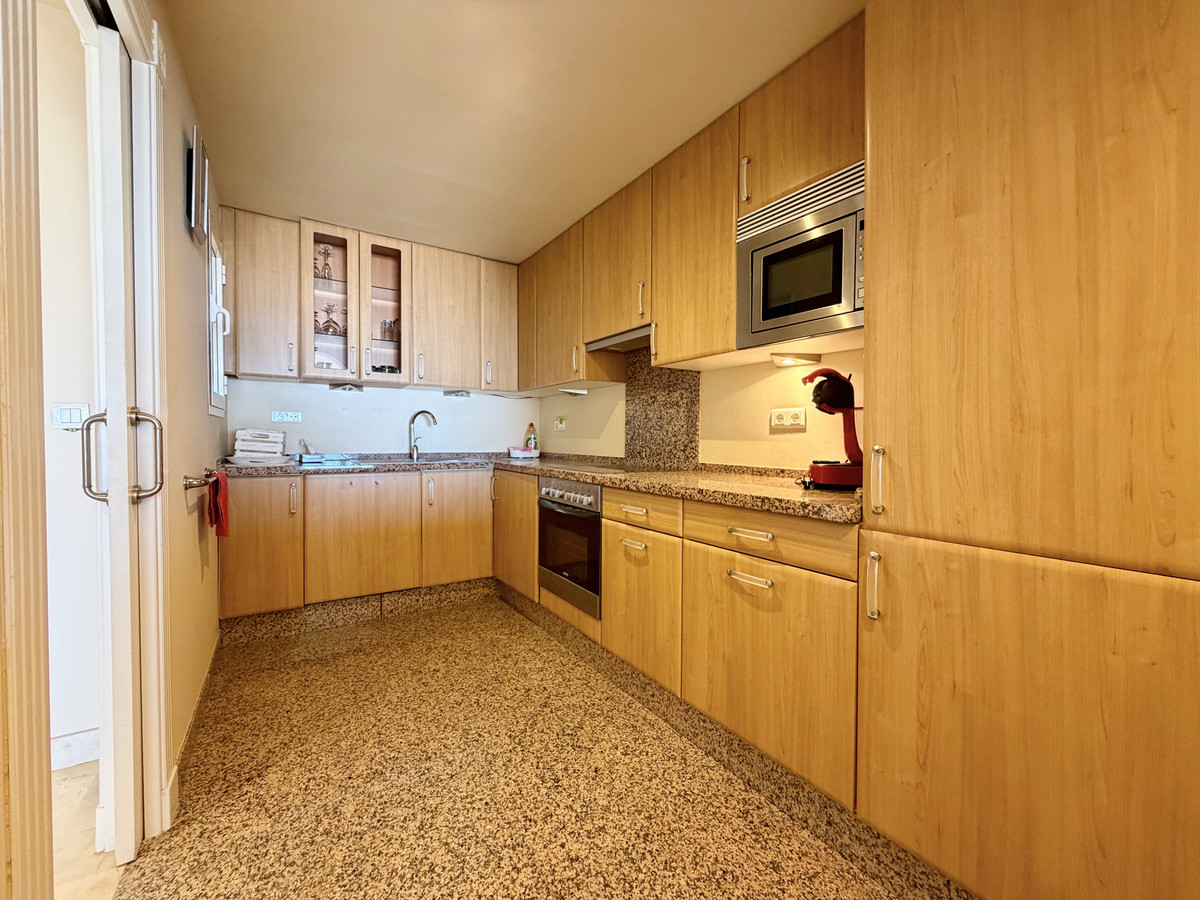 Se vende Apartamento Planta Media de 2 dormitorios en Costa Del Sol, Málaga, España