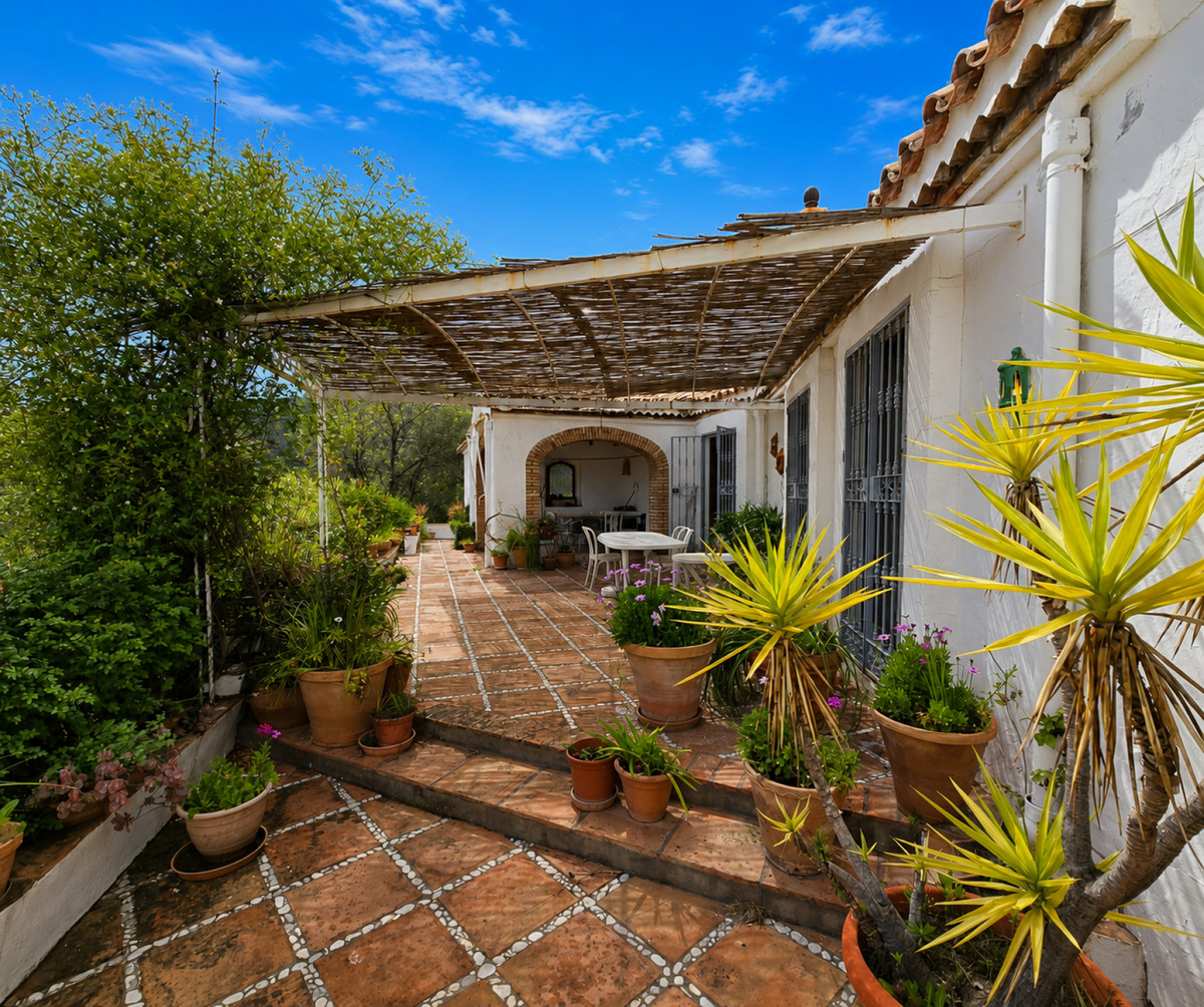 2 Bed Townhouse for sale in Gaucín Costa Del Sol, Málaga, Spain