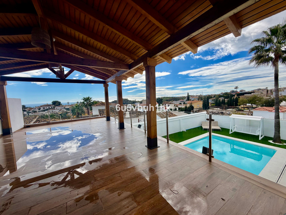 4 Bed Townhouse for sale in Benalmadena Costa Costa Del Sol, Málaga, Spain