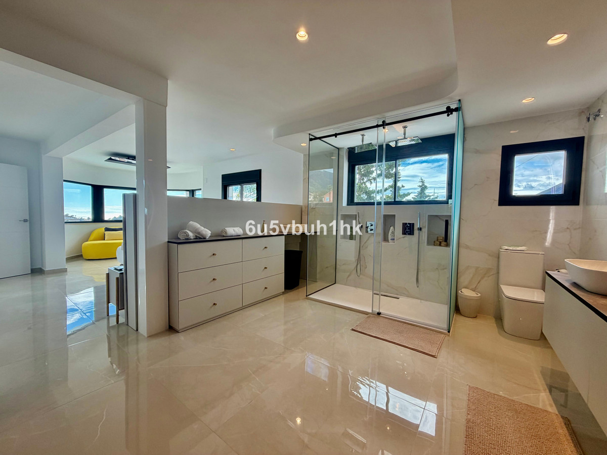 4 Bed Townhouse for sale in Benalmadena Costa Costa Del Sol, Málaga, Spain