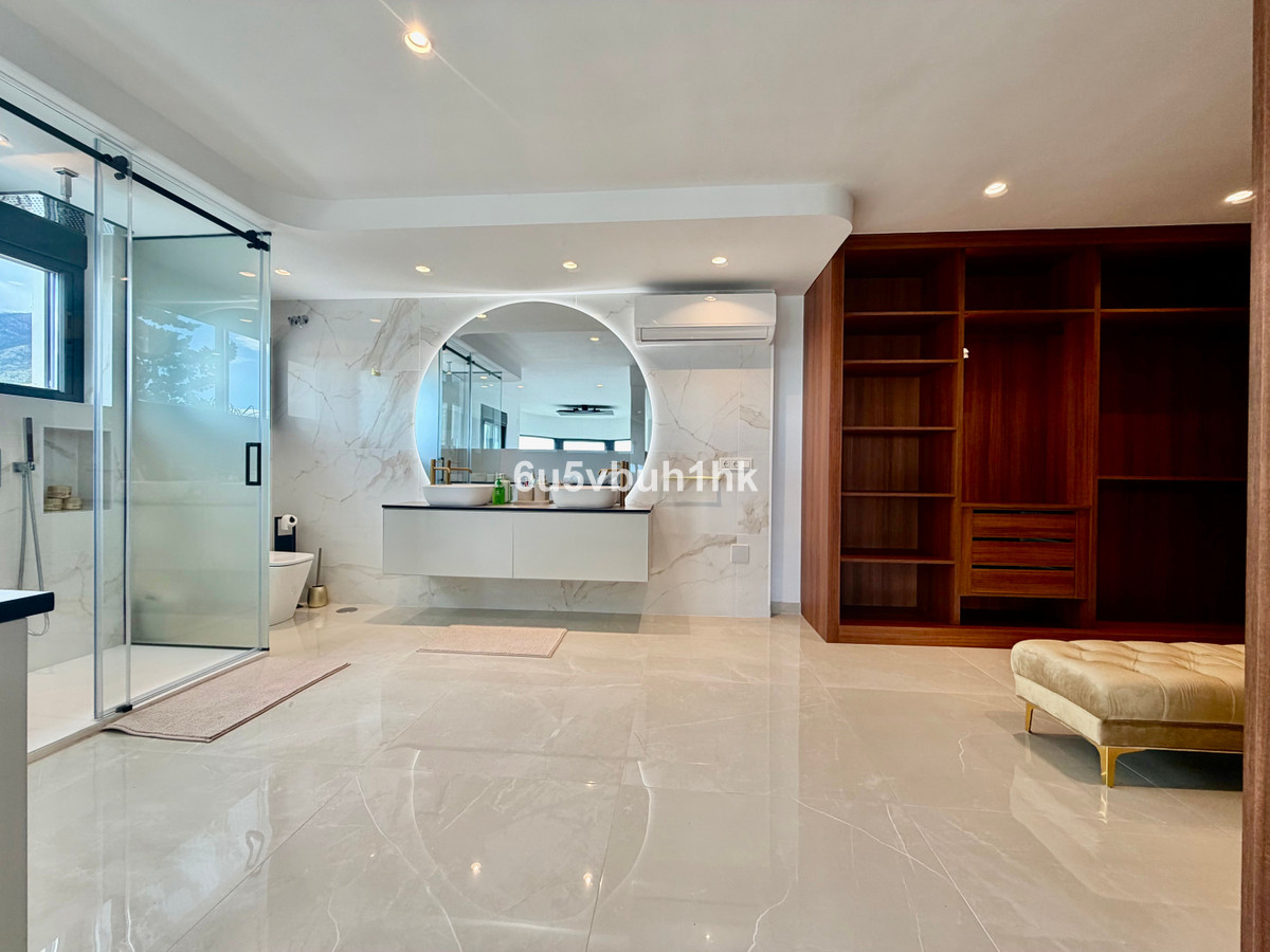 4 Bed Townhouse for sale in Benalmadena Costa Costa Del Sol, Málaga, Spain
