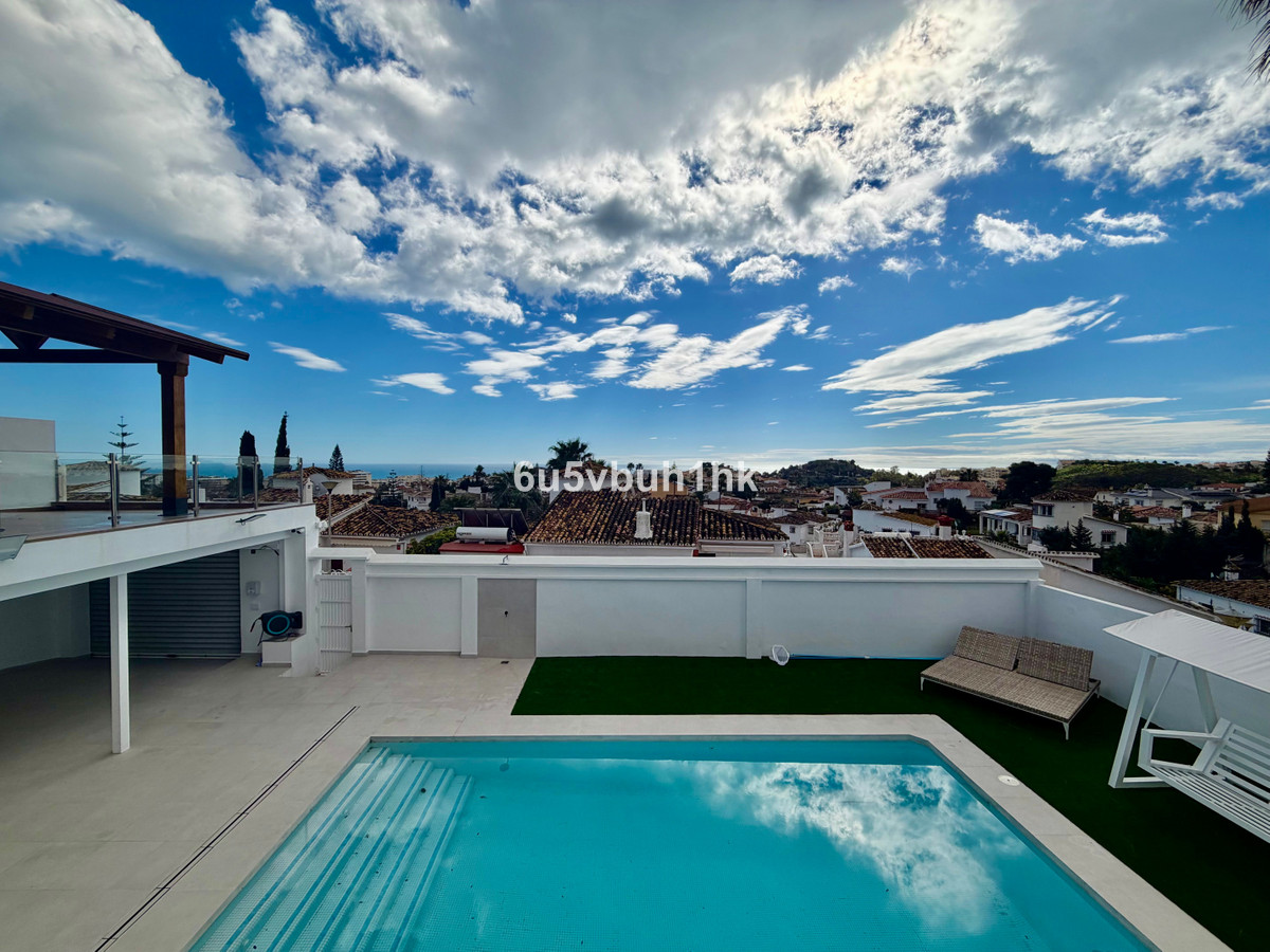 4 Bed Townhouse for sale in Benalmadena Costa Costa Del Sol, Málaga, Spain