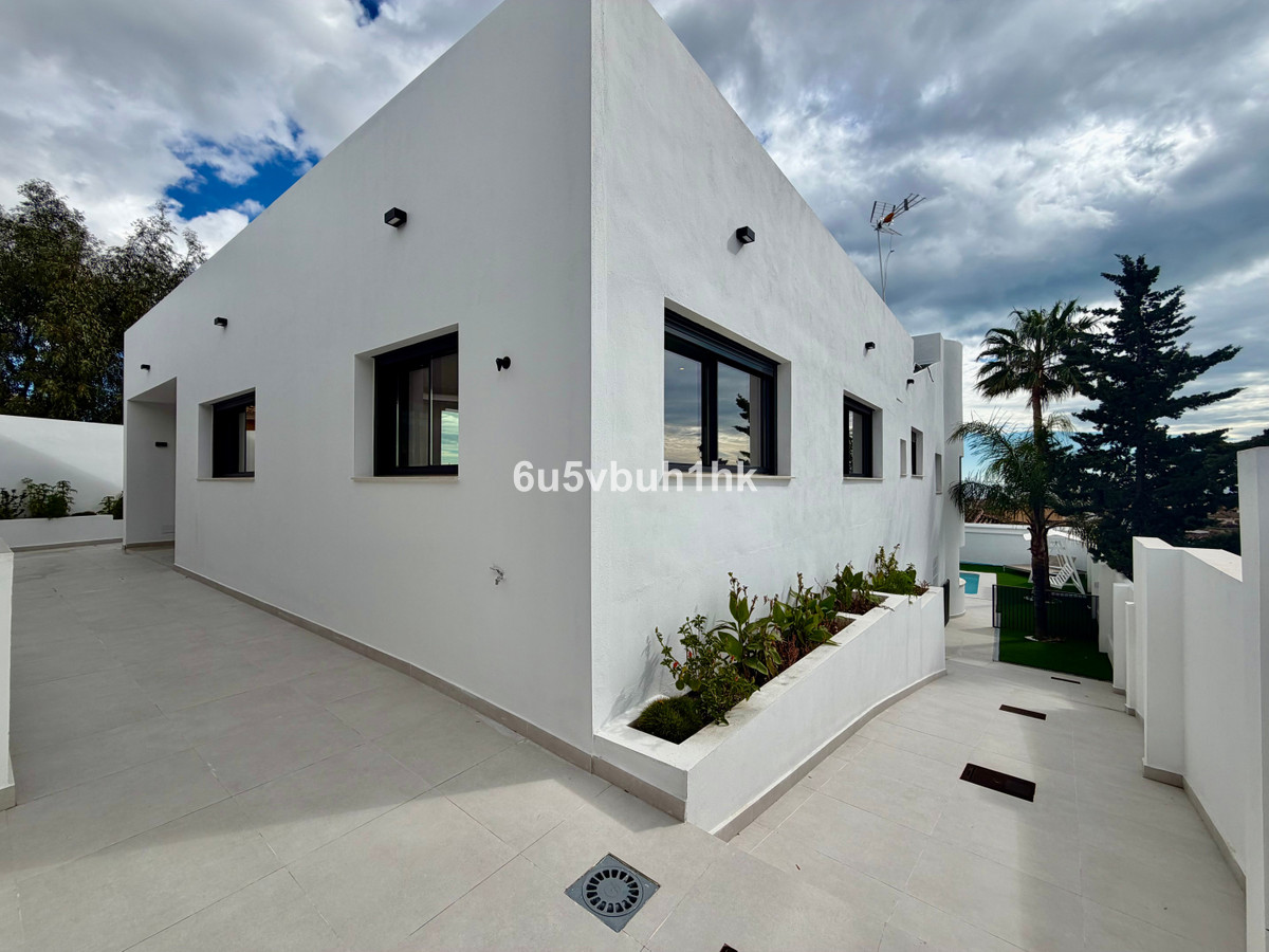 4 Bed Townhouse for sale in Benalmadena Costa Costa Del Sol, Málaga, Spain