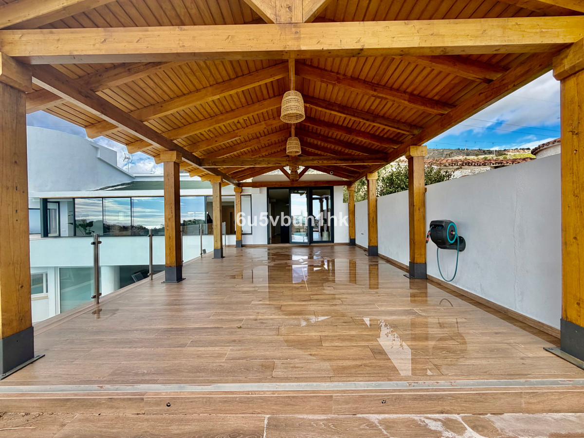 4 Bed Townhouse for sale in Benalmadena Costa Costa Del Sol, Málaga, Spain