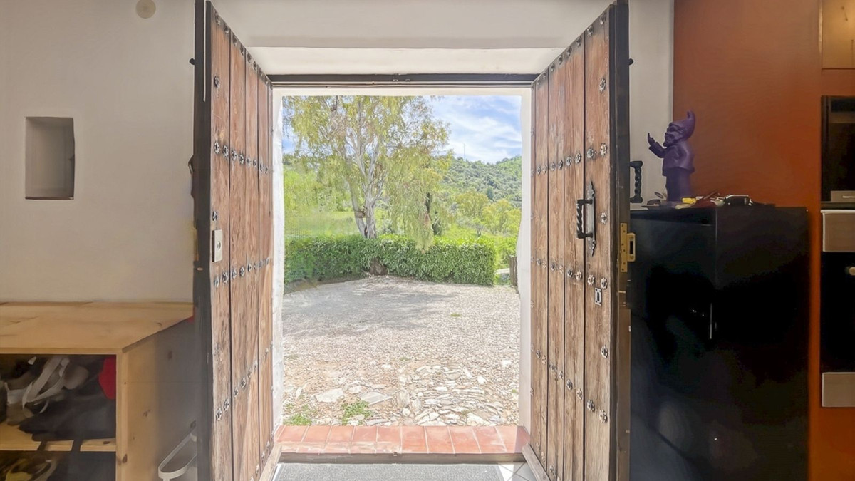 8 Bed Townhouse for sale in Casabermeja Costa Del Sol, Málaga, Spain