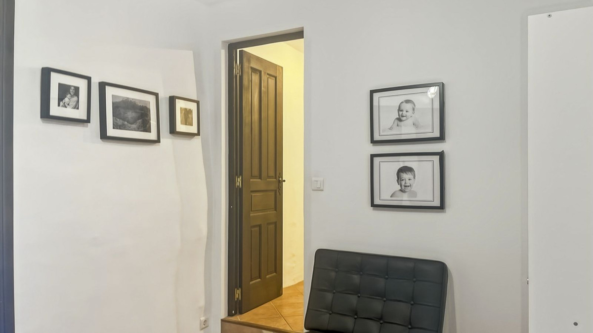 8 Bed Townhouse for sale in Casabermeja Costa Del Sol, Málaga, Spain