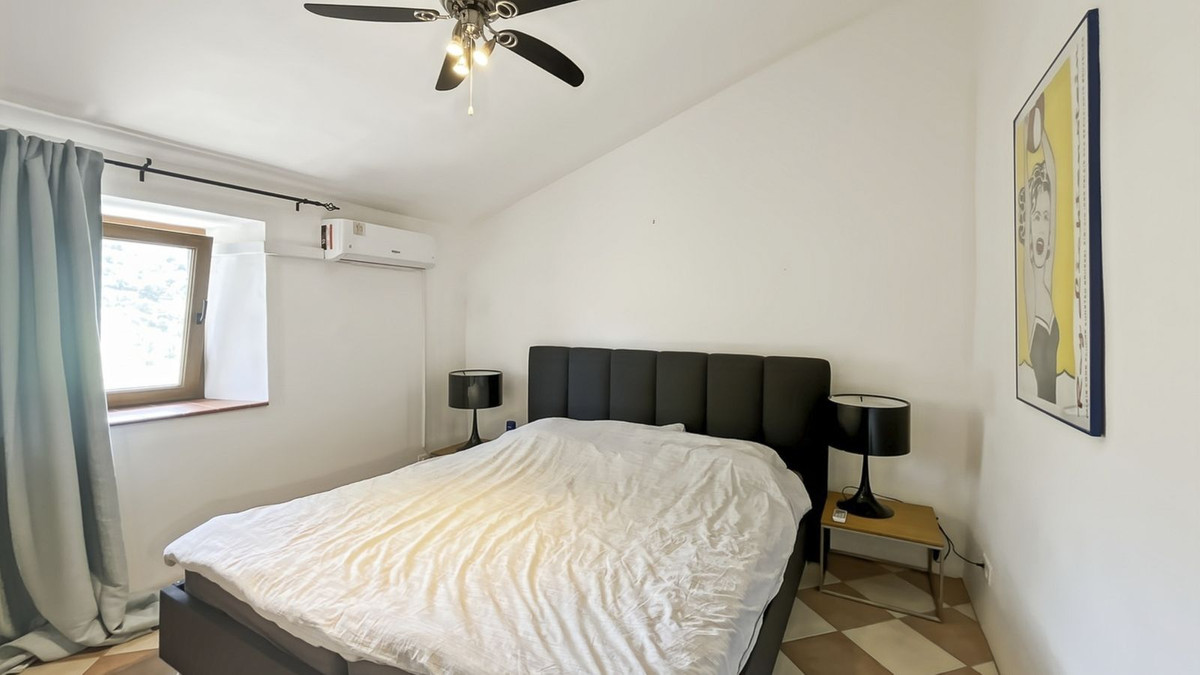 8 Bed Townhouse for sale in Casabermeja Costa Del Sol, Málaga, Spain