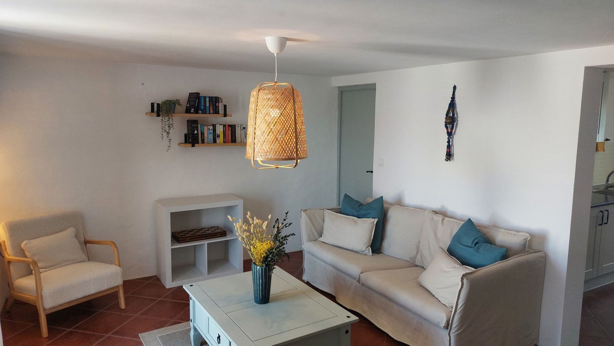 8 Bed Townhouse for sale in Casabermeja Costa Del Sol, Málaga, Spain