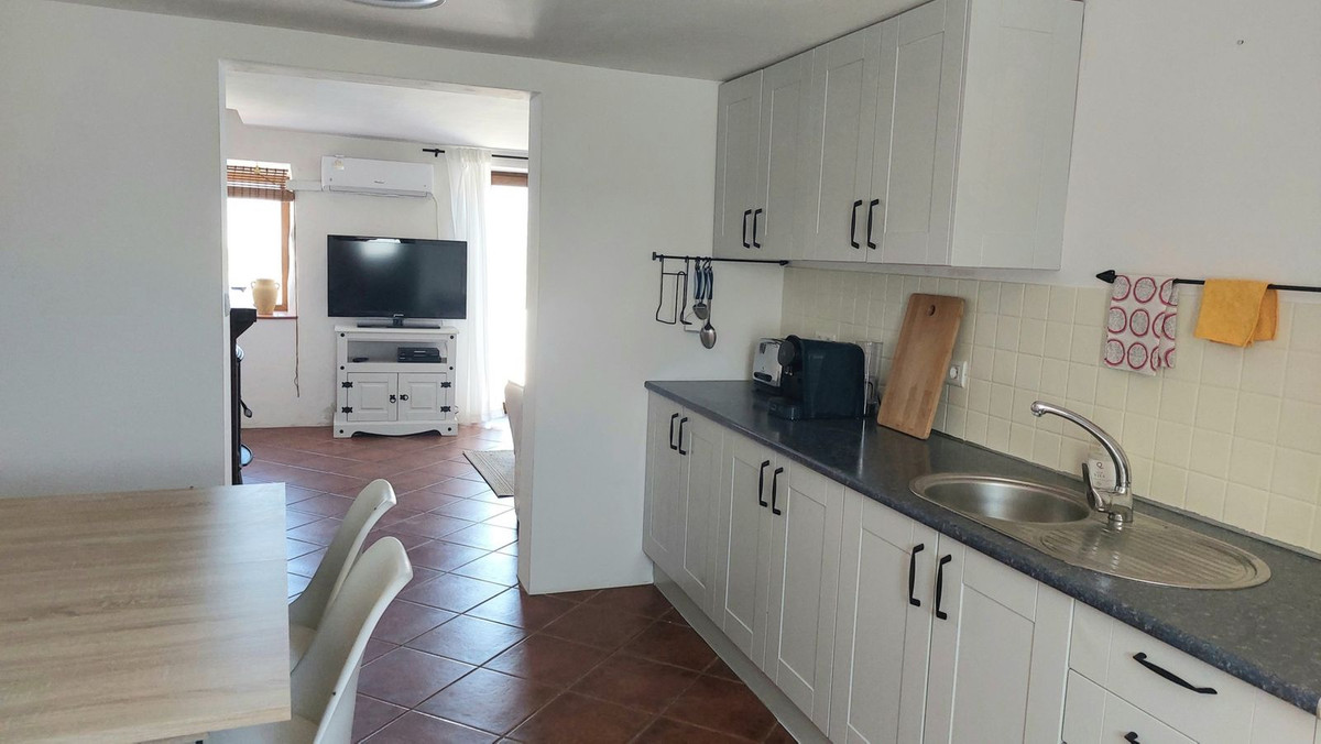 8 Bed Townhouse for sale in Casabermeja Costa Del Sol, Málaga, Spain