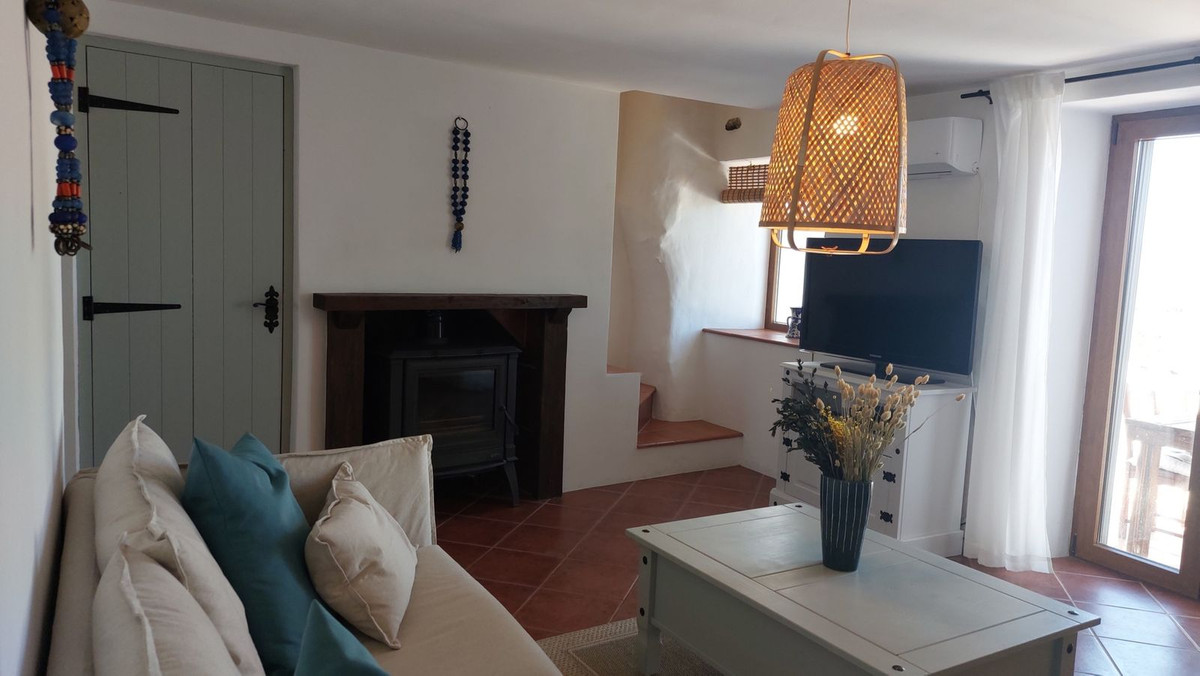 8 Bed Townhouse for sale in Casabermeja Costa Del Sol, Málaga, Spain