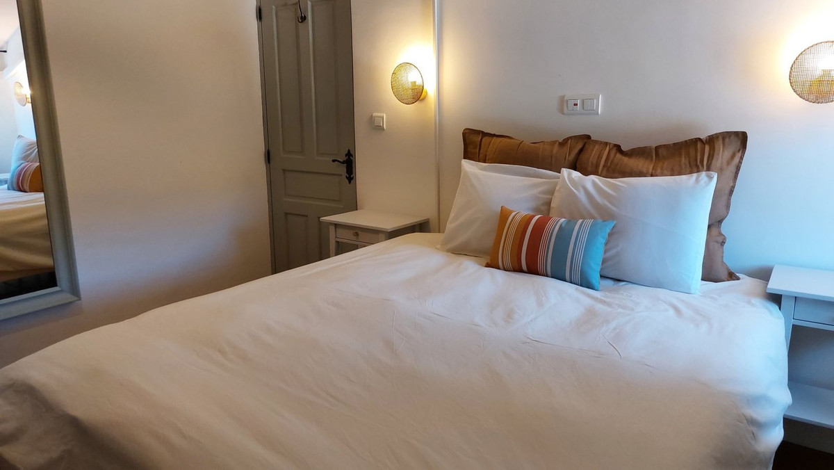 8 Bed Townhouse for sale in Casabermeja Costa Del Sol, Málaga, Spain