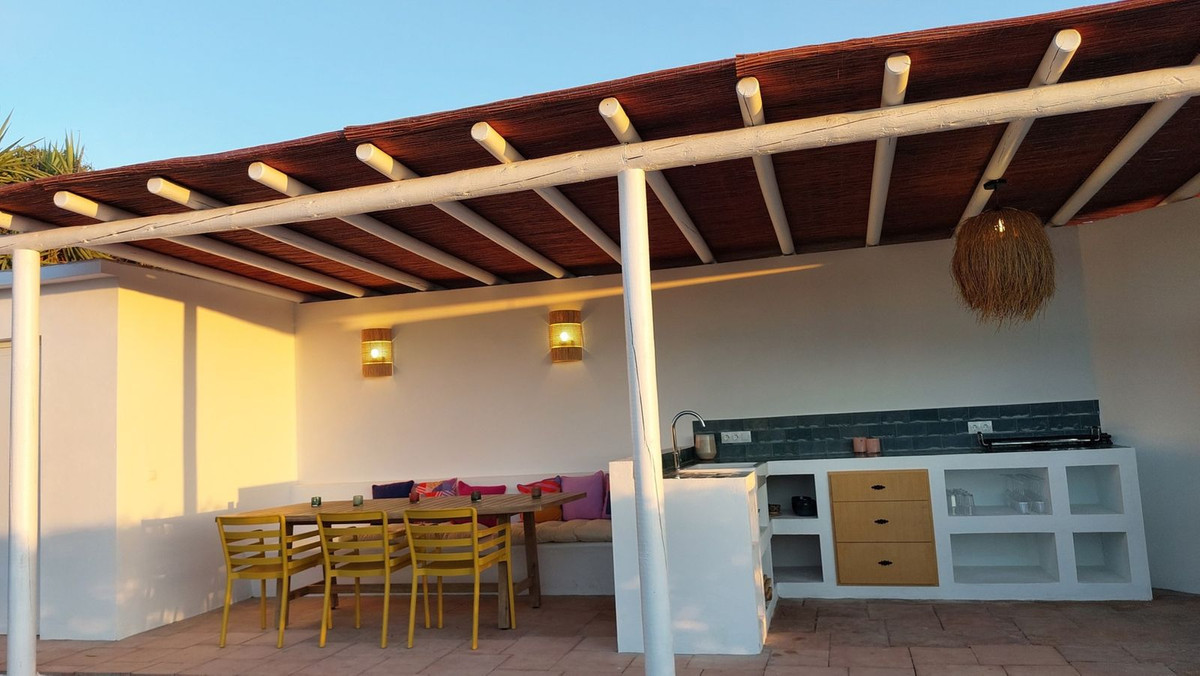 8 Bed Townhouse for sale in Casabermeja Costa Del Sol, Málaga, Spain
