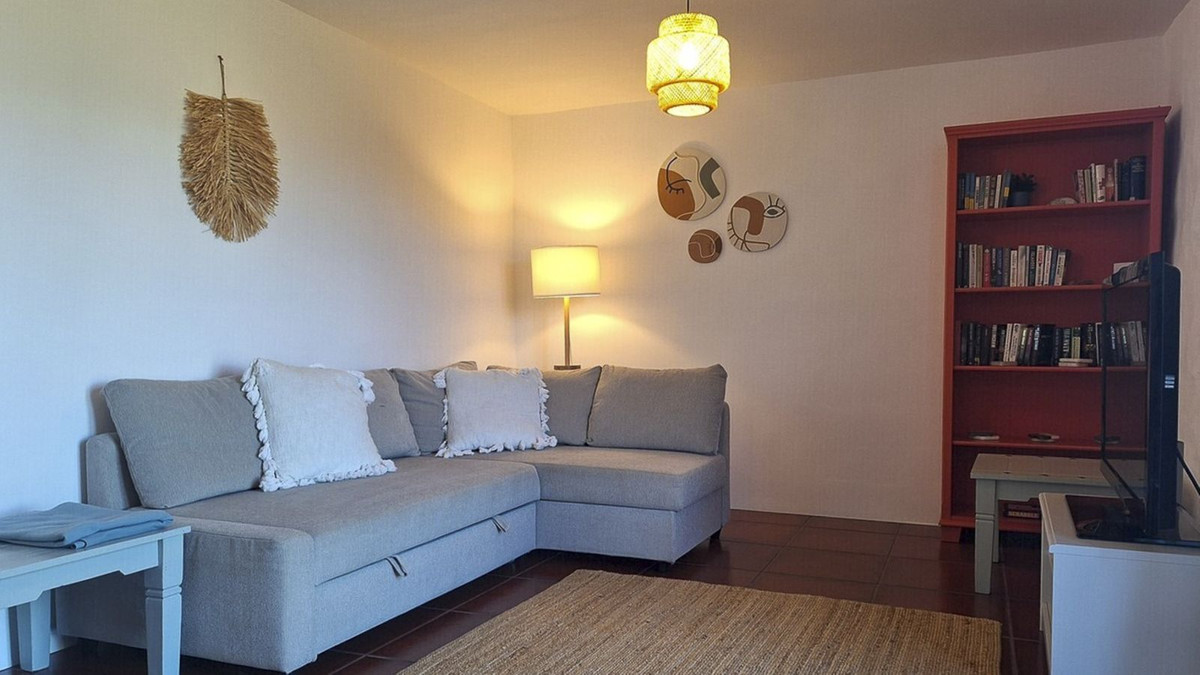 8 Bed Townhouse for sale in Casabermeja Costa Del Sol, Málaga, Spain