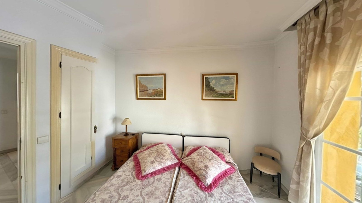 5 Bed Townhouse for sale in New Golden Mile Costa Del Sol, Málaga, Spain