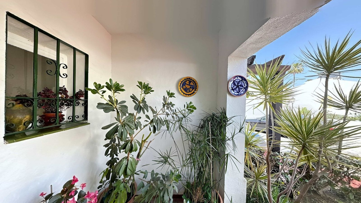 5 Bed Townhouse for sale in New Golden Mile Costa Del Sol, Málaga, Spain